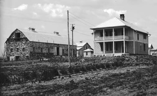 Jacob Van Wagener Home and Barn